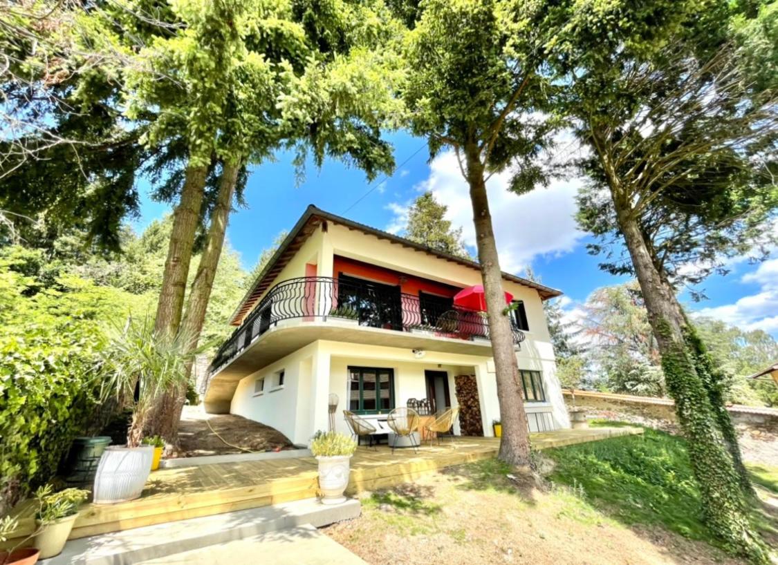 La Madeleine Bed & Breakfast Amplepuis Exterior photo